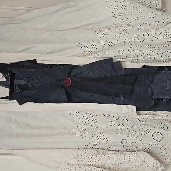 Magnolia Pearl linen Victorian eyelet kimono - Picture 2 of 8